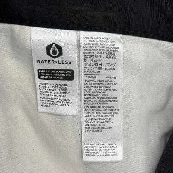 Levi's Men's Size 44 Black Carrier Cargo Shorts - Picture 11 of 13